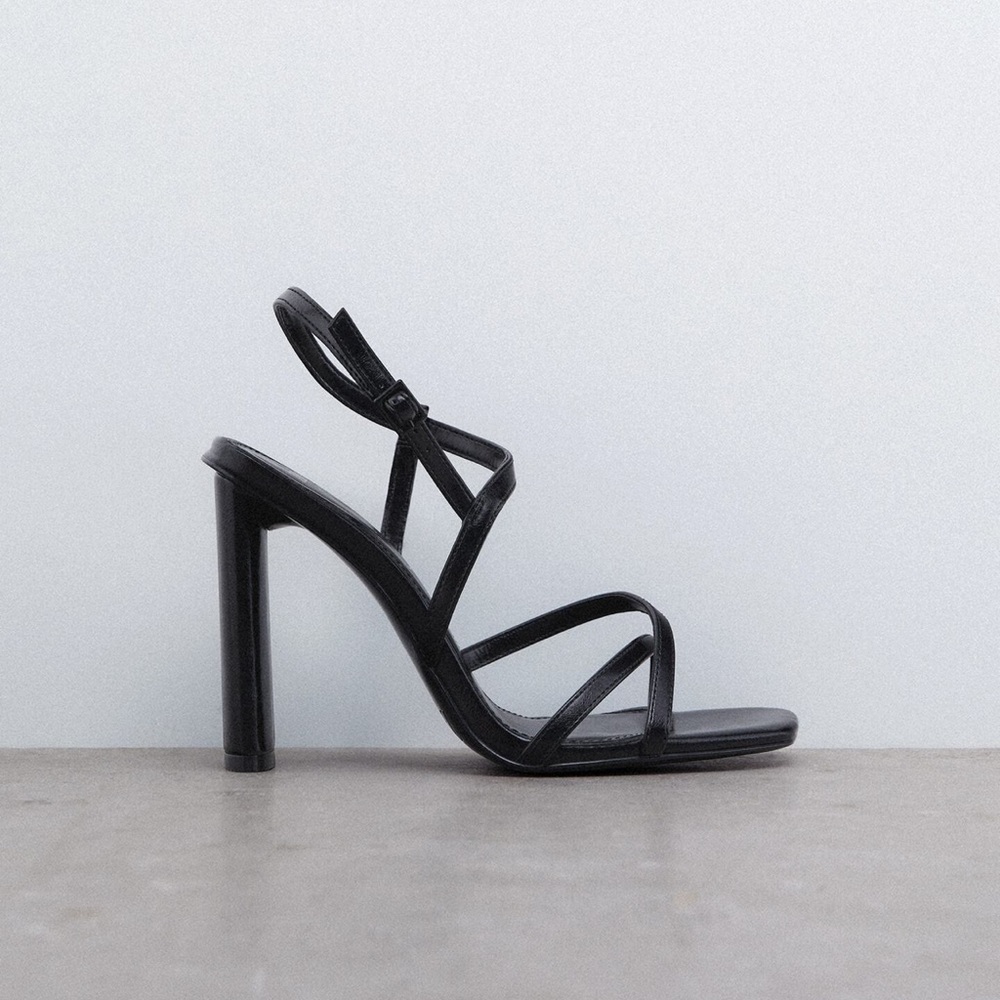NWOT Zara High Heeled Strappy Sandal